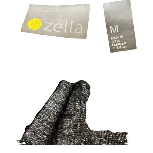 Zella short Sleeve front pocket grey/white size medium T shirt exercise - Picture 5 of 6